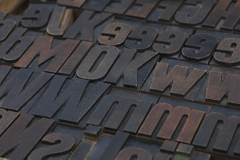 old-wooden-vintage-offset-typography-letterpress-printing-blocks copia